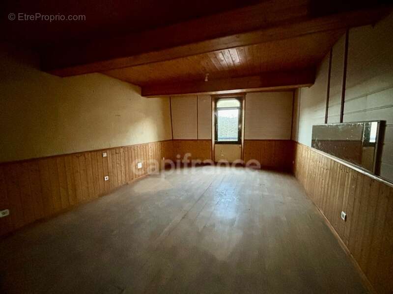 Appartement à LARRAZET