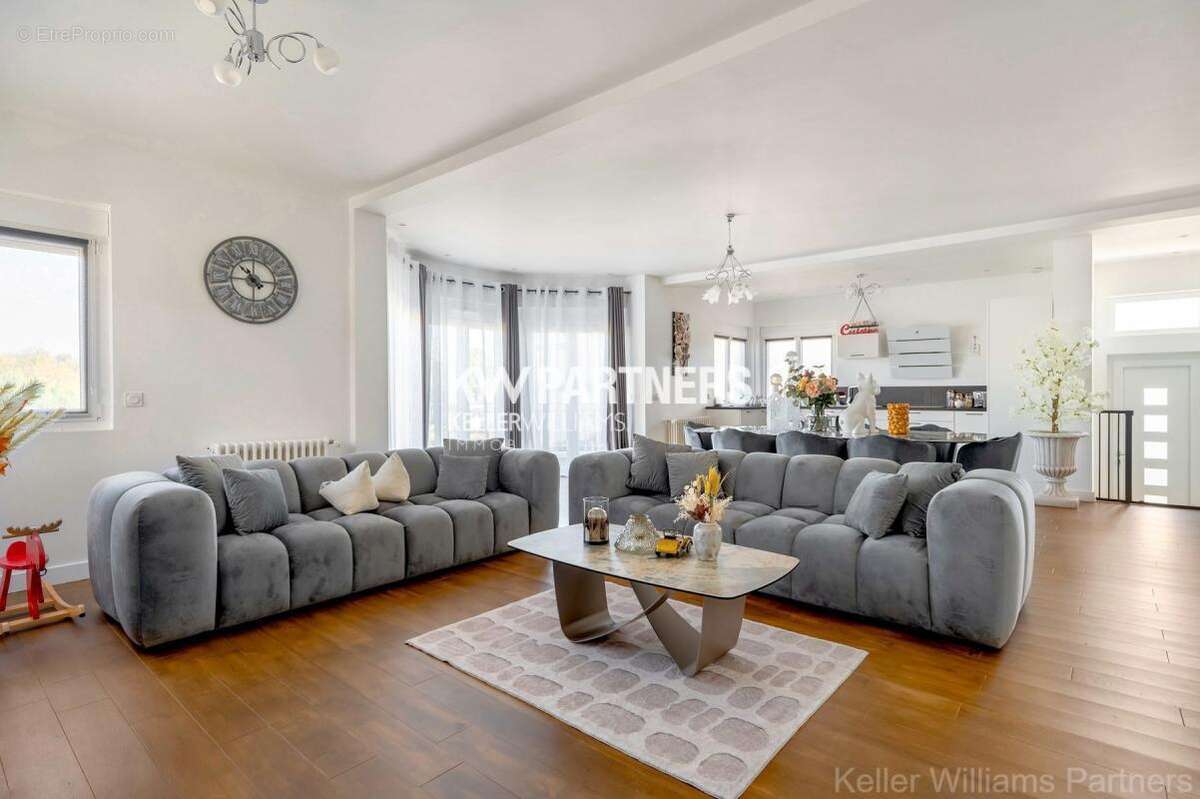 Maison à LE HAILLAN