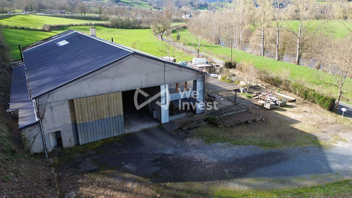 Commerce à SAINTE-EULALIE-D'OLT