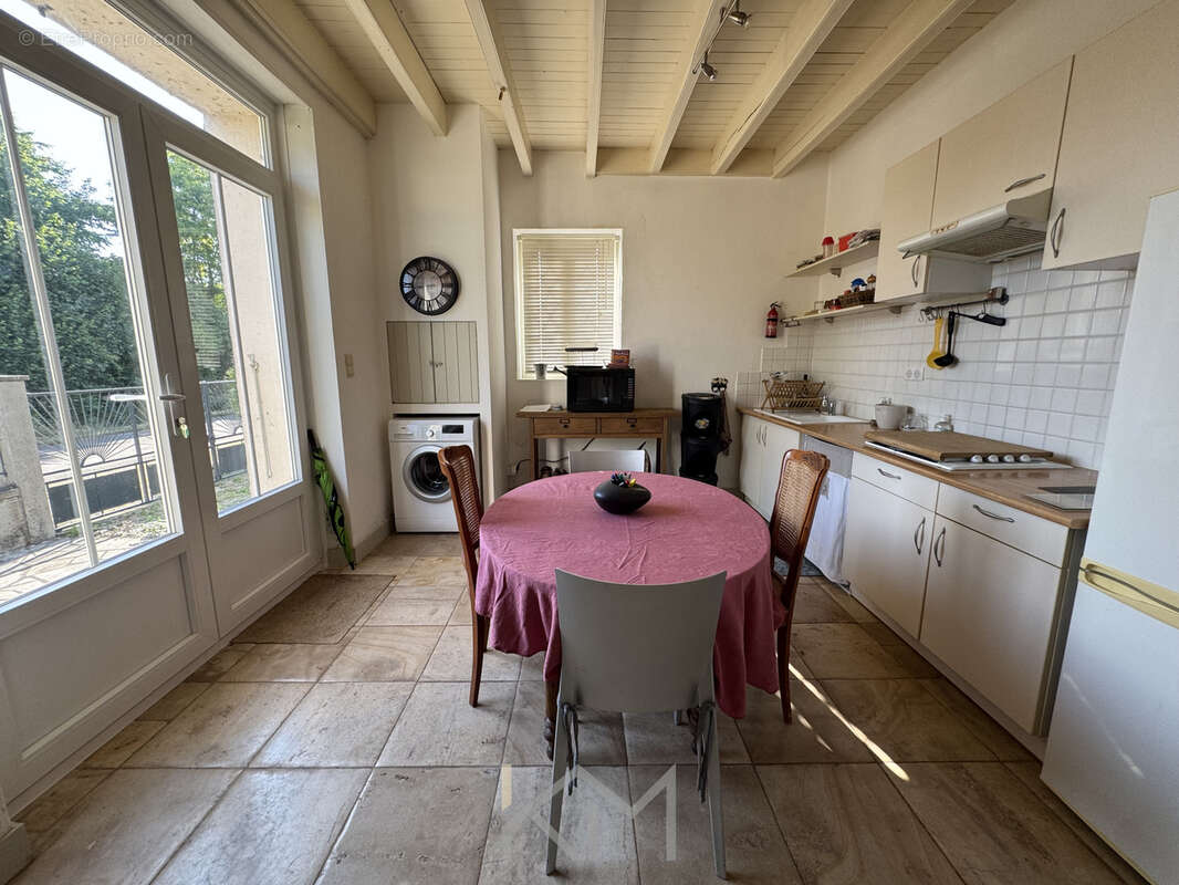 Maison à SAINT-MARTIN-L'ARS