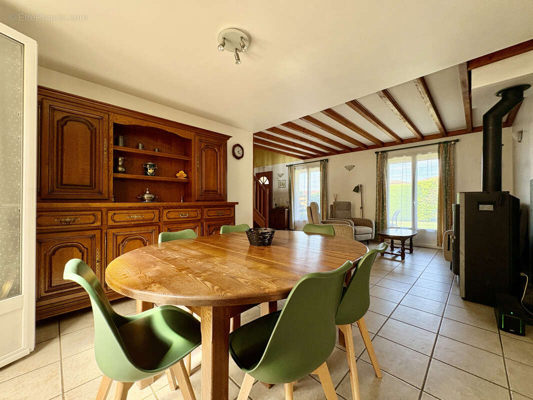 Maison à VAUX-EN-BEAUJOLAIS