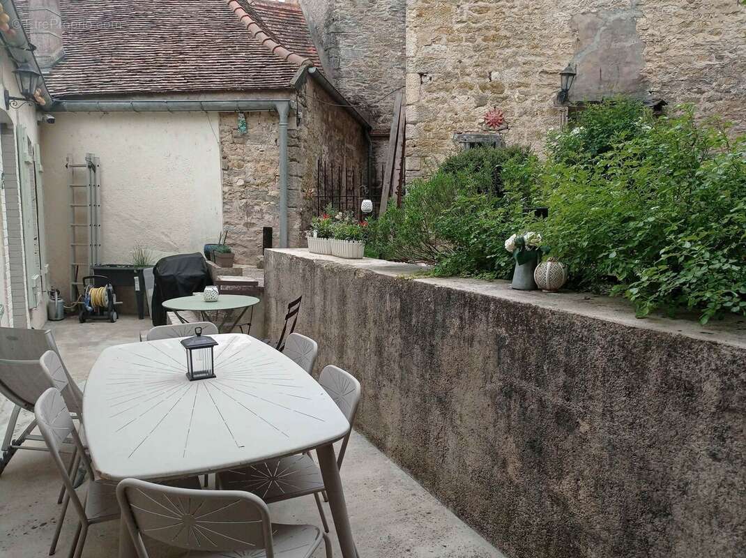 Maison à MONTBARD