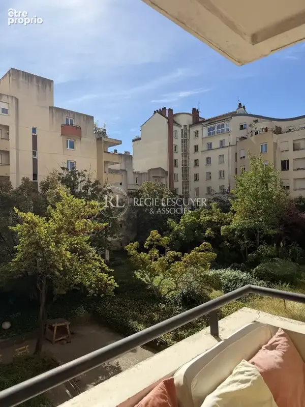 Lyon 6ème - Parc de la Tête d'Or / Brotteaux - T2 avec balcon et Stationnement - photo 7