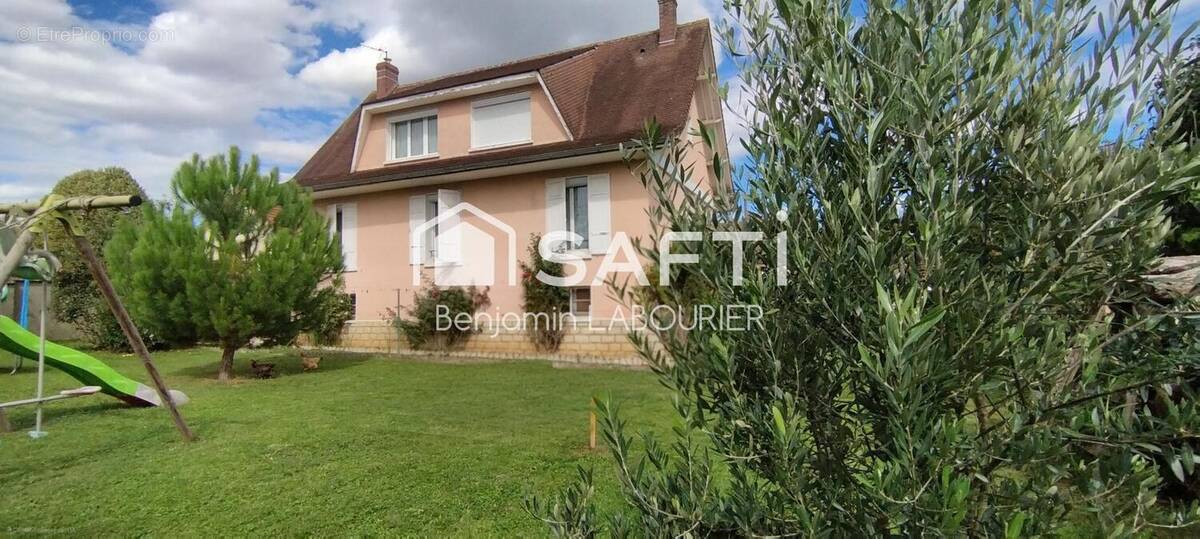 Photo 1 - Maison à JOIGNY