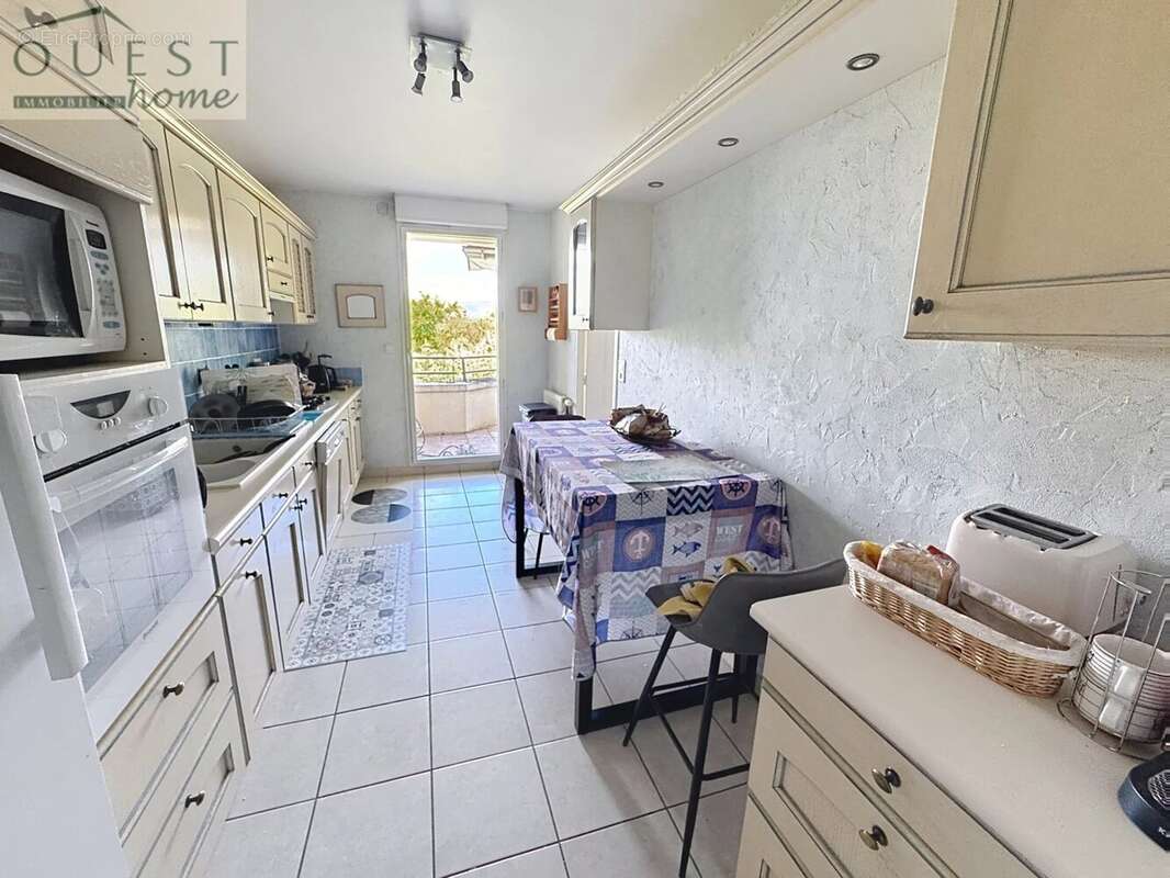 Appartement à CHARBONNIERES-LES-BAINS
