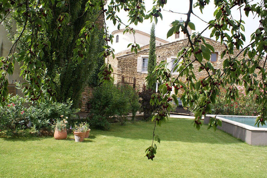 Maison à SUZE-LA-ROUSSE