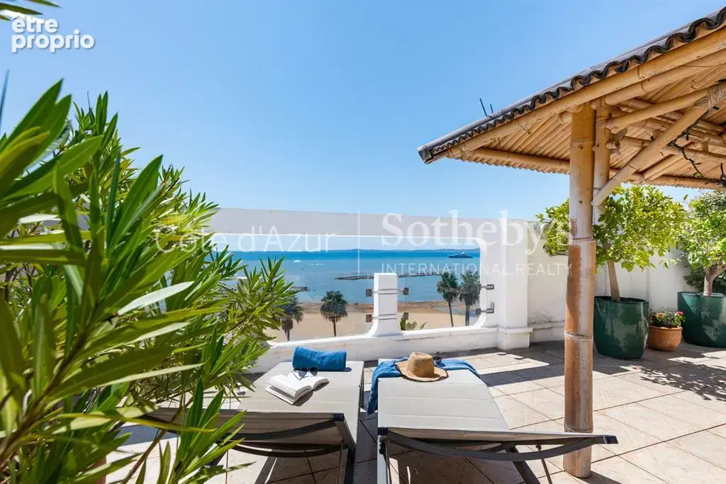 Saint Laurent du Var, penthouse 3 pièces de 88 m² avec 115 m² de terrasses et vue mer - photo 16