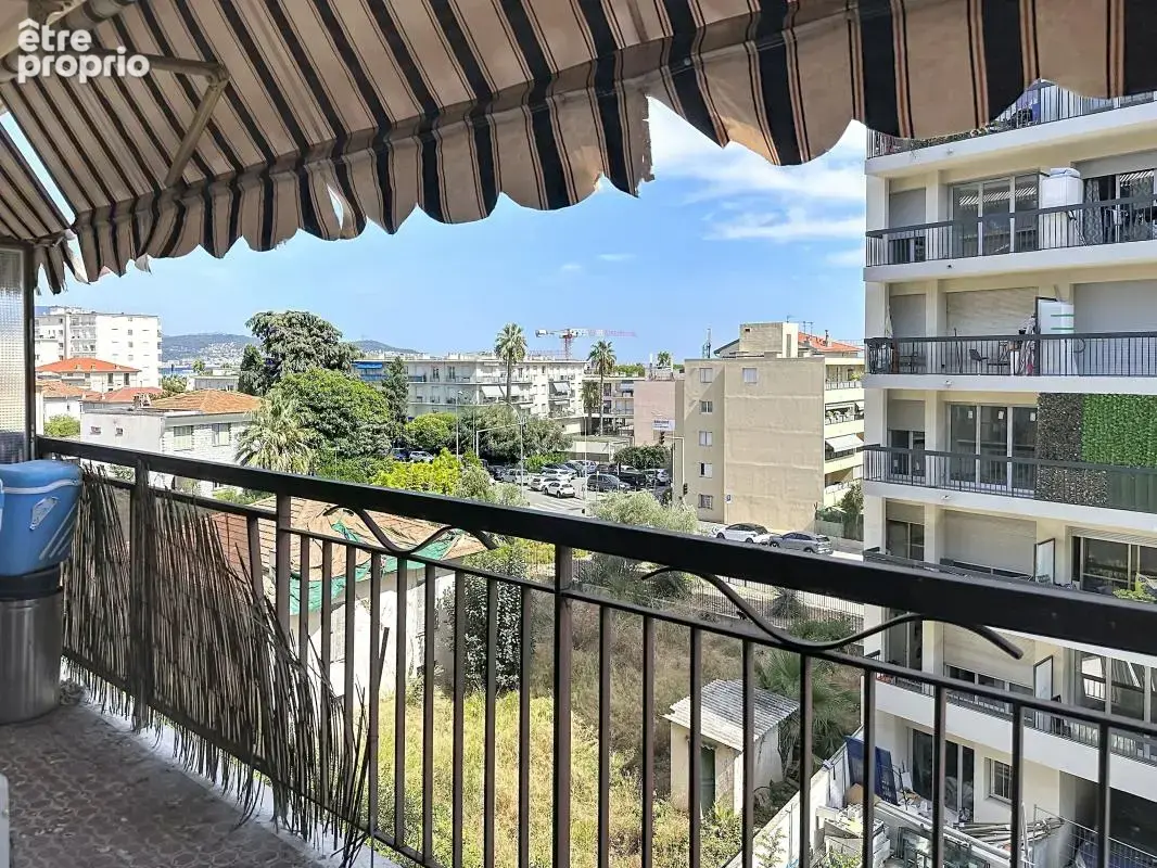 Grand F1 29m2 avec terrasse et garage - photo 7