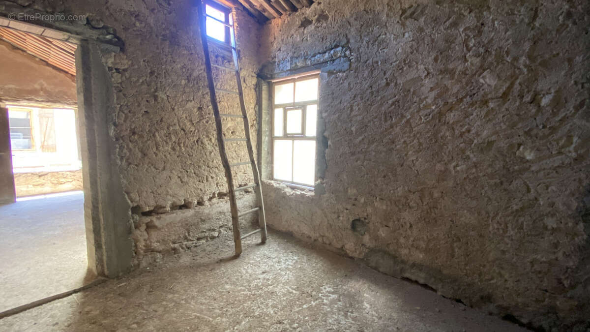 Maison à CRUZY