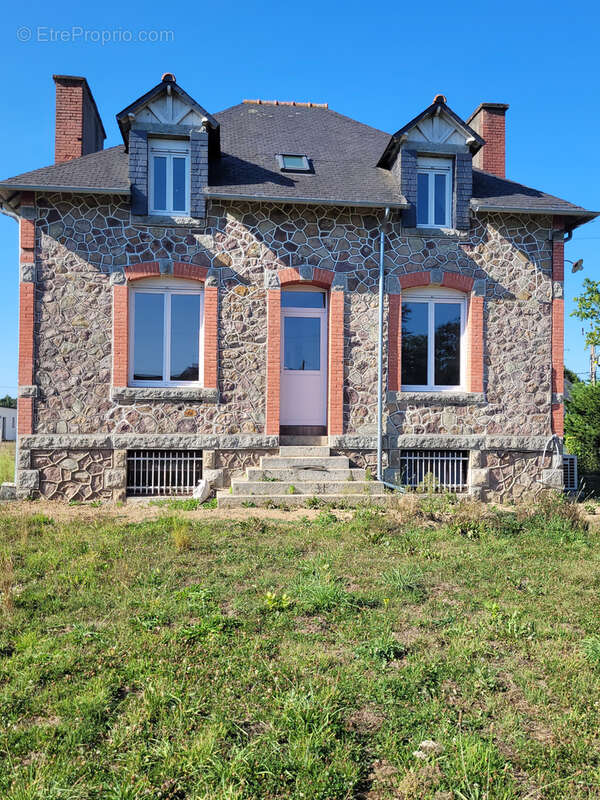 Maison à LANVOLLON
