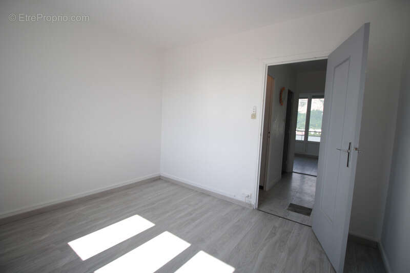 Appartement à LE PONT-DE-CLAIX