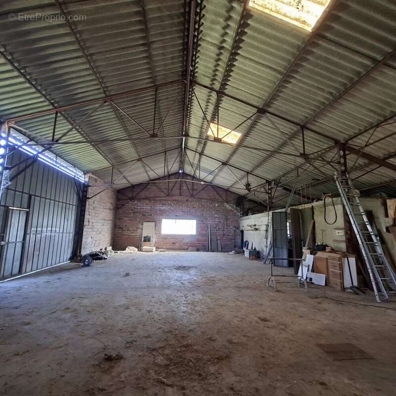 Commerce à MONTDRAGON