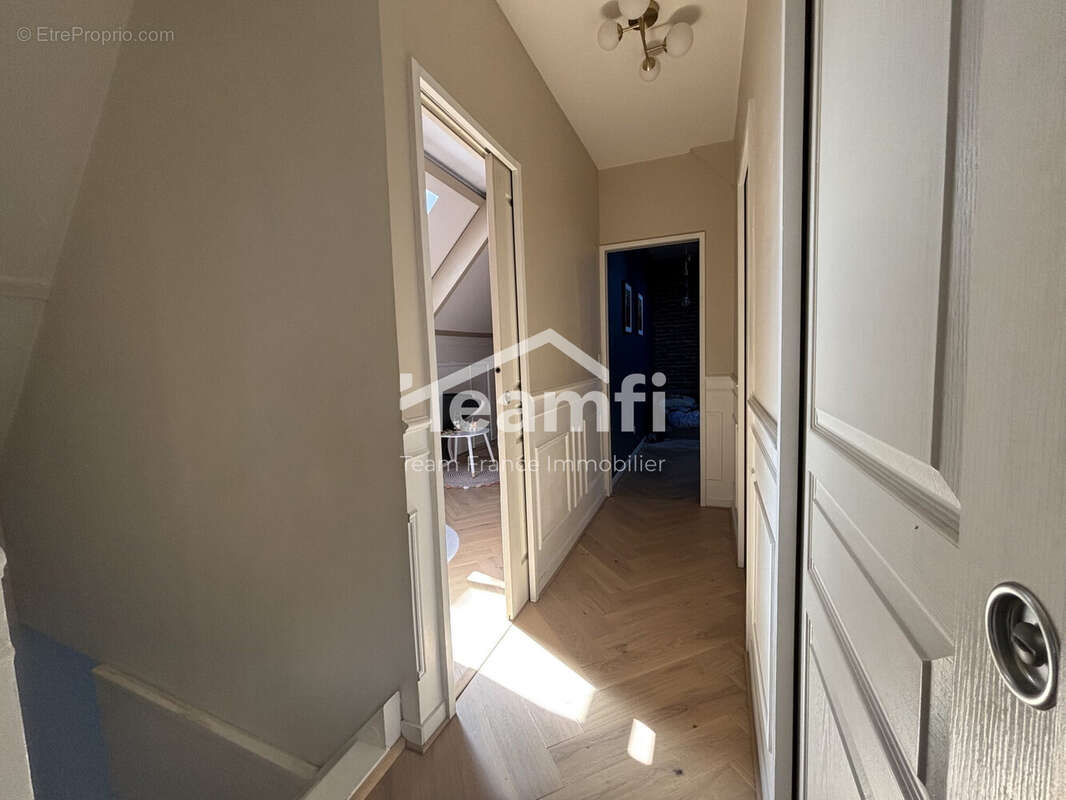 Maison à SAINT-JEAN-DE-BRAYE