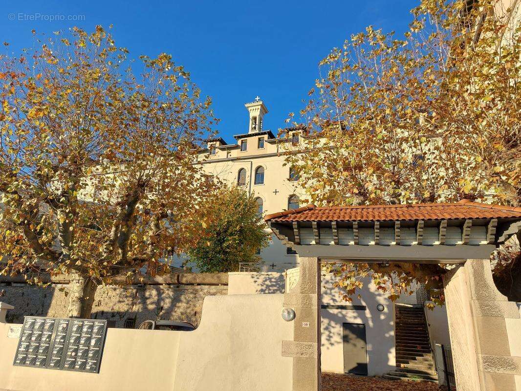 Appartement à MORNANT