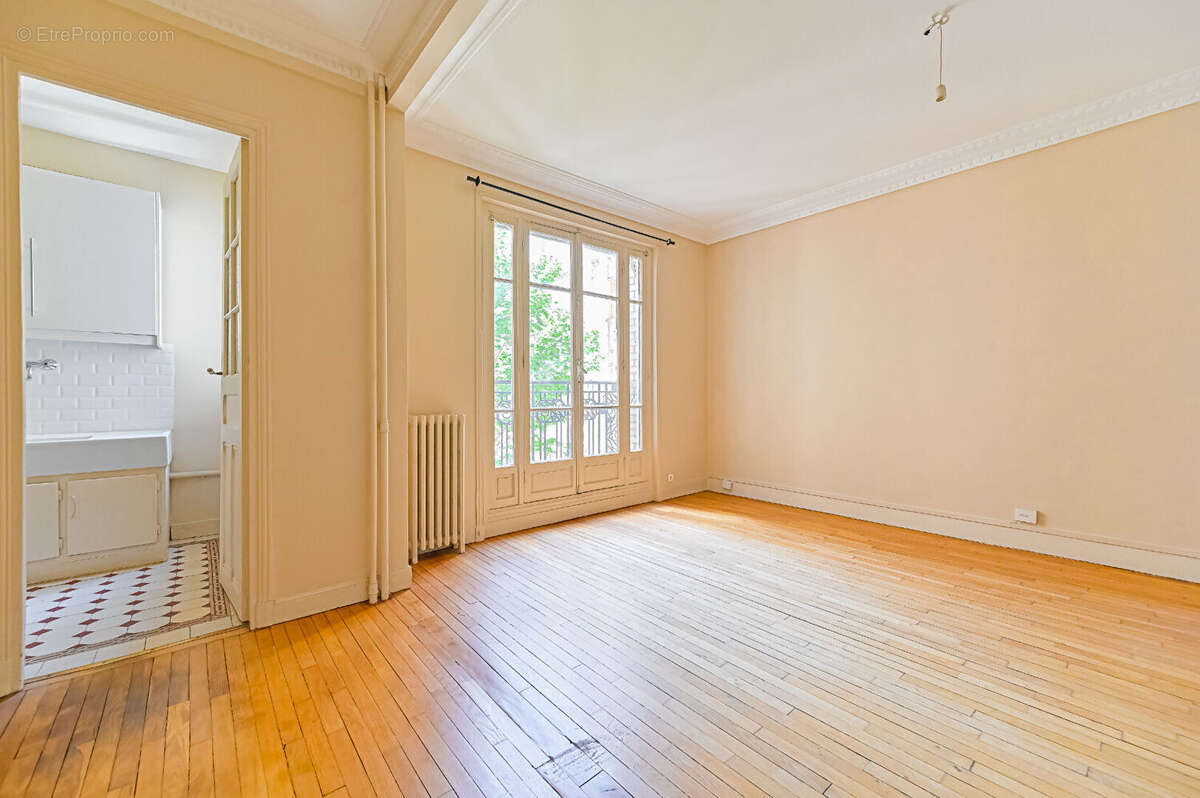 Appartement à PARIS-18E