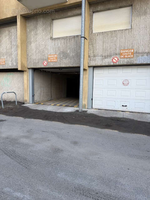 Parking à SAINT-LARY-SOULAN