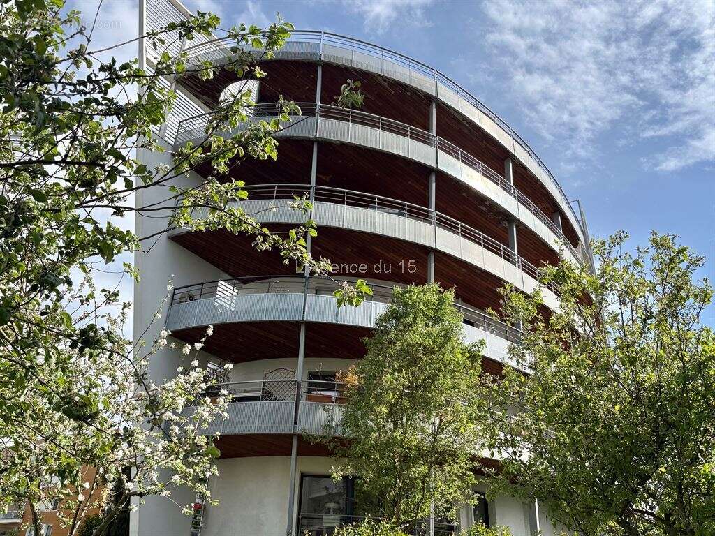 Appartement à ISSY-LES-MOULINEAUX