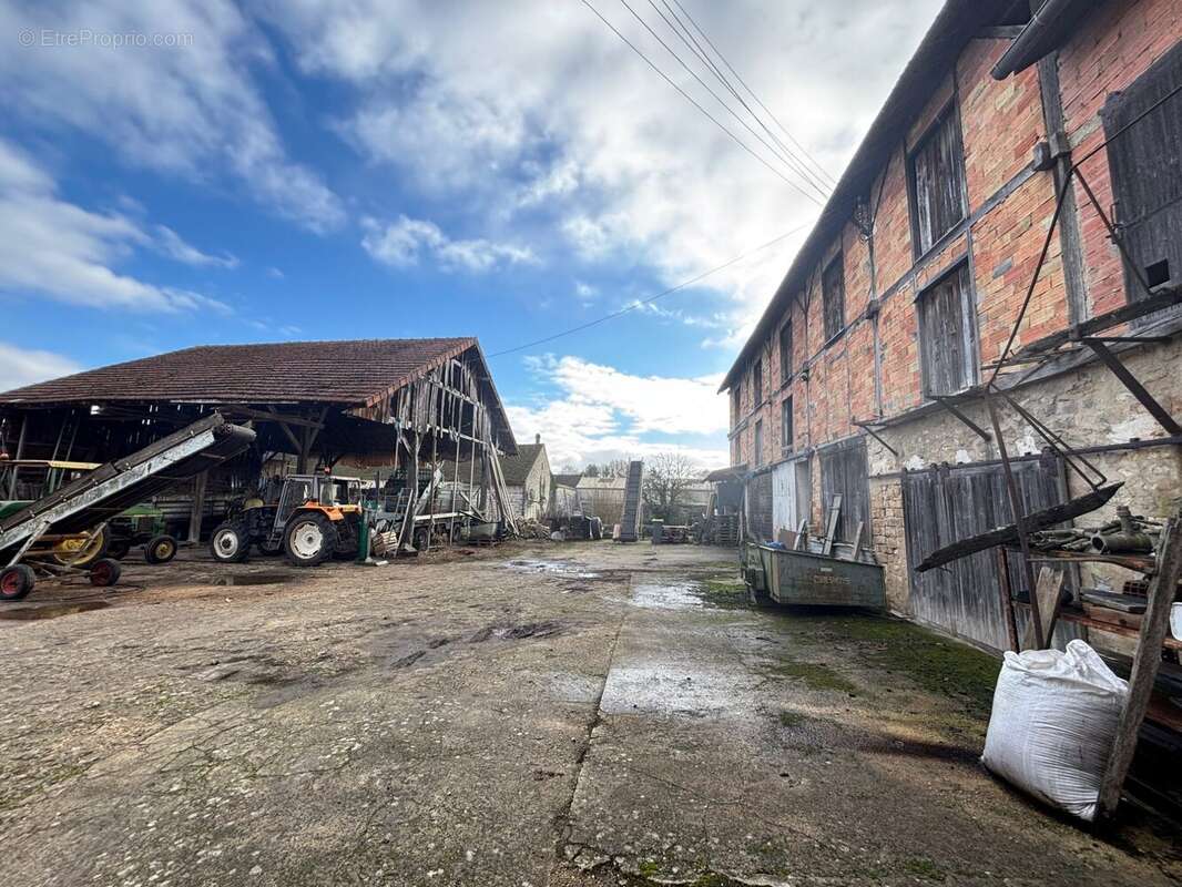 Maison à ONCY-SUR-ECOLE