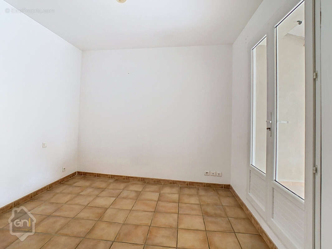 Maison de Village avec cour et terrasse - photo 8