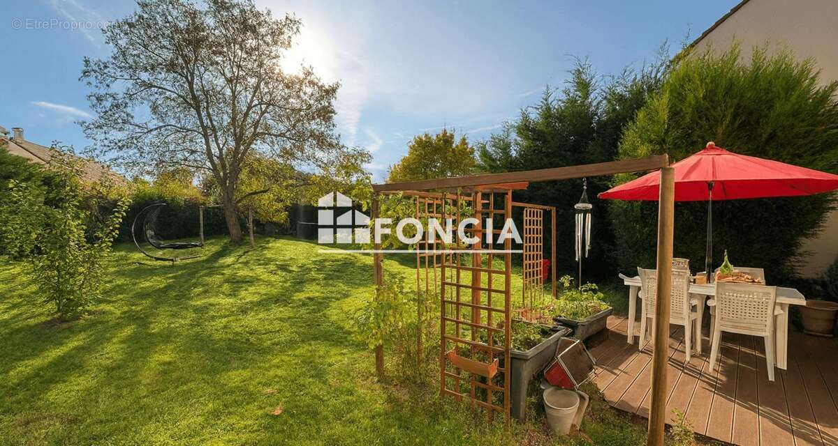 Maison à MONTEVRAIN