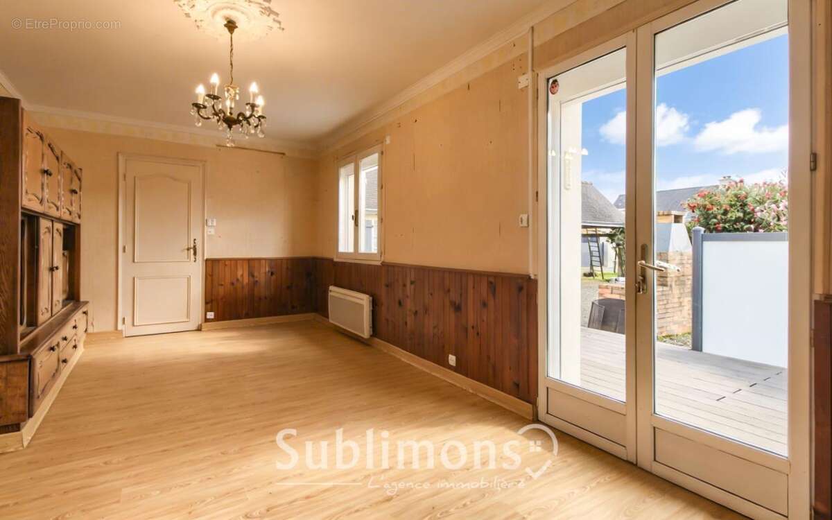 Maison à SURZUR