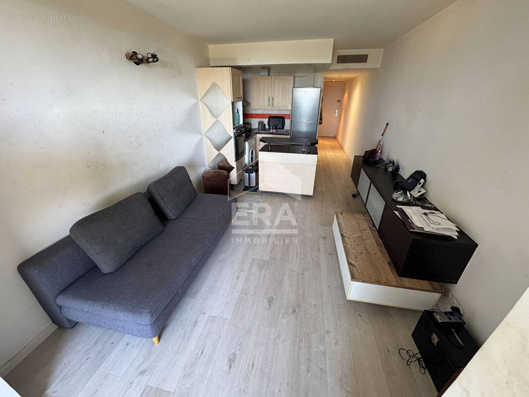 Appartement à SAINT-LAURENT-DU-VAR