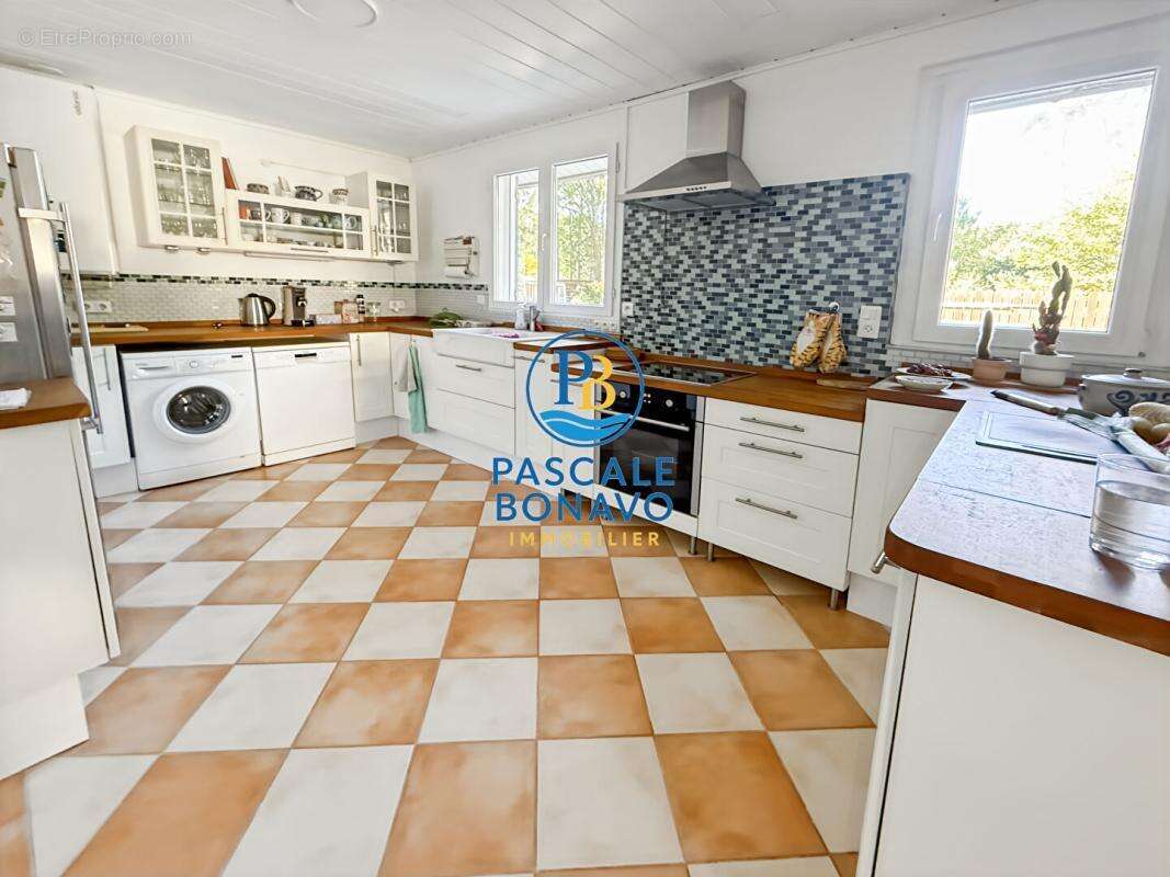 Maison à VENDAYS-MONTALIVET