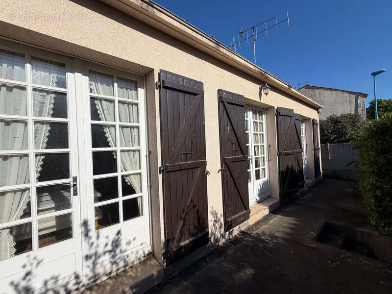 Maison à LES MAGNILS-REIGNIERS