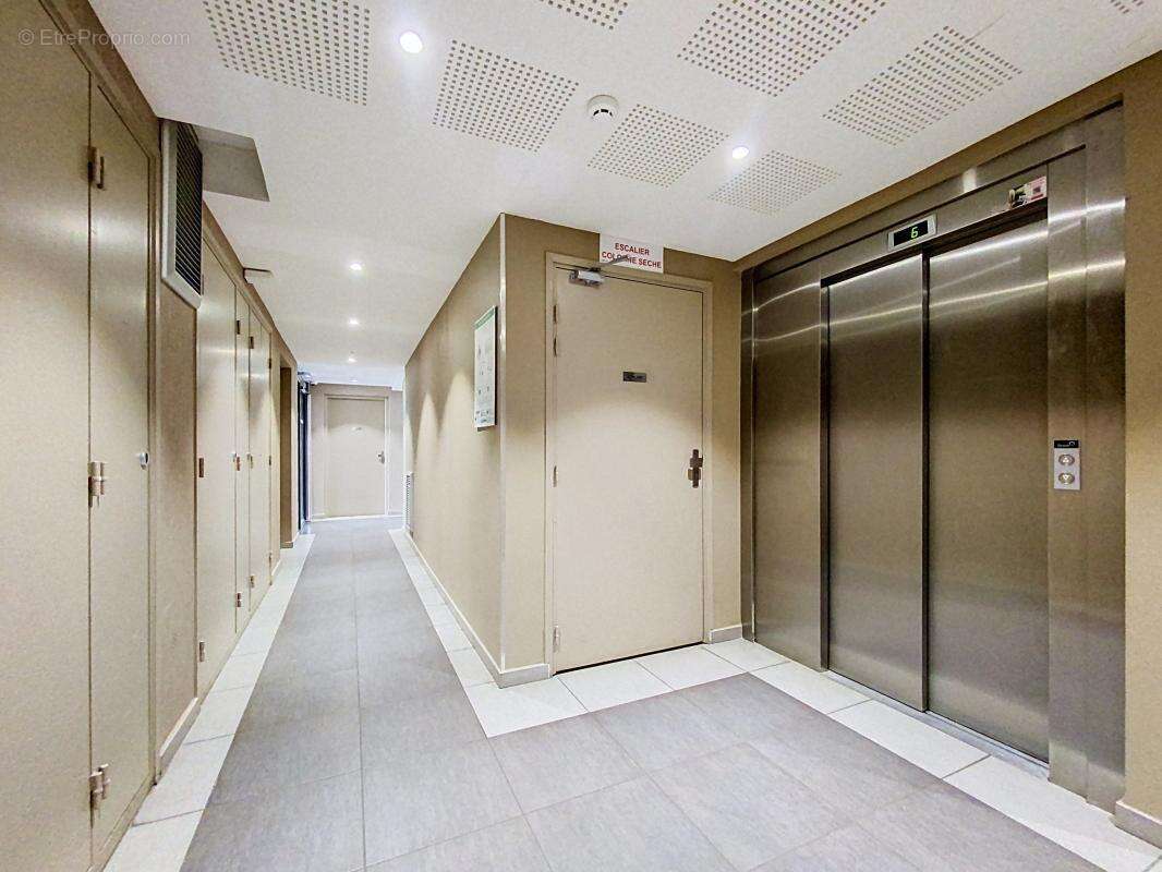 Appartement - 1 Chambre - box fermé en sous sol - Proche toutes commodités - photo 23
