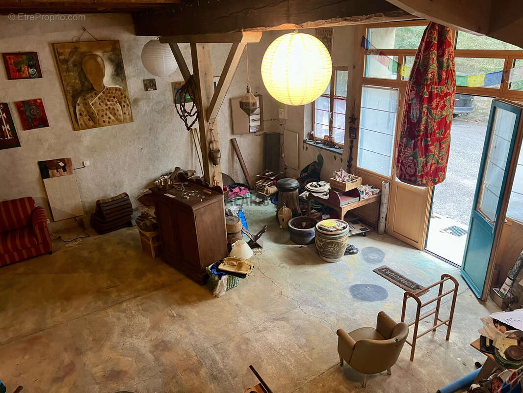 Ancienne remise aménagée type loft à fort potentiel - photo 22