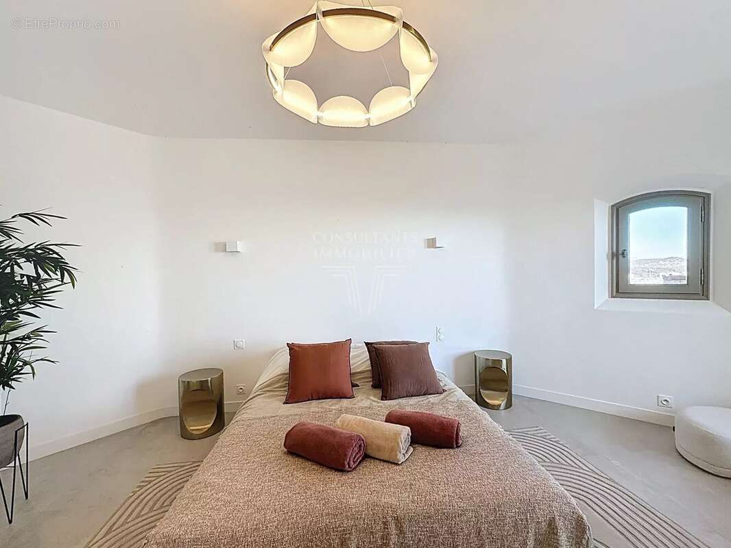 Maison à MANDELIEU-LA-NAPOULE