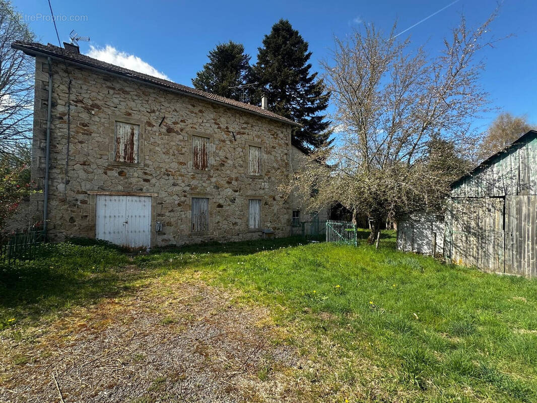 Maison à MESSEIX