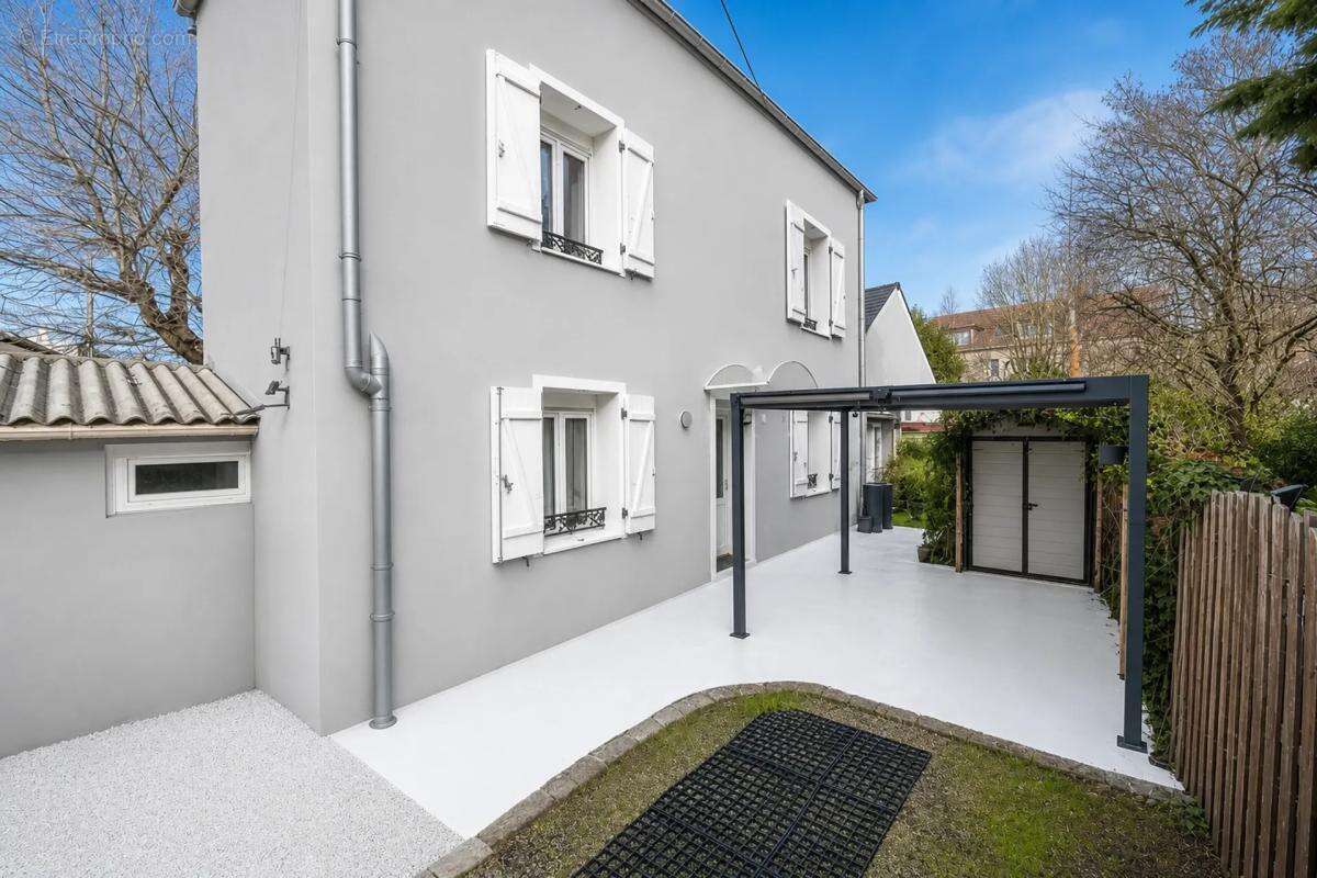 Maison rénovée 5 pièces avec jardinet à Saint-Leu-La-Forêt - photo 3