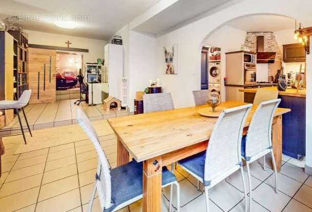 Maison à COURTHEZON