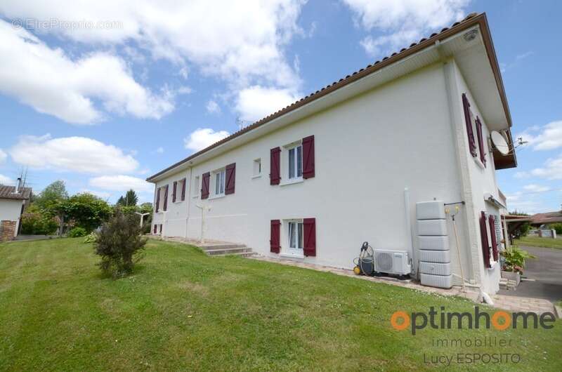  Propriété exceptionnelle avec étang privé sur plus de 1,7 hectare – Mazerolles, Charente  - photo 57