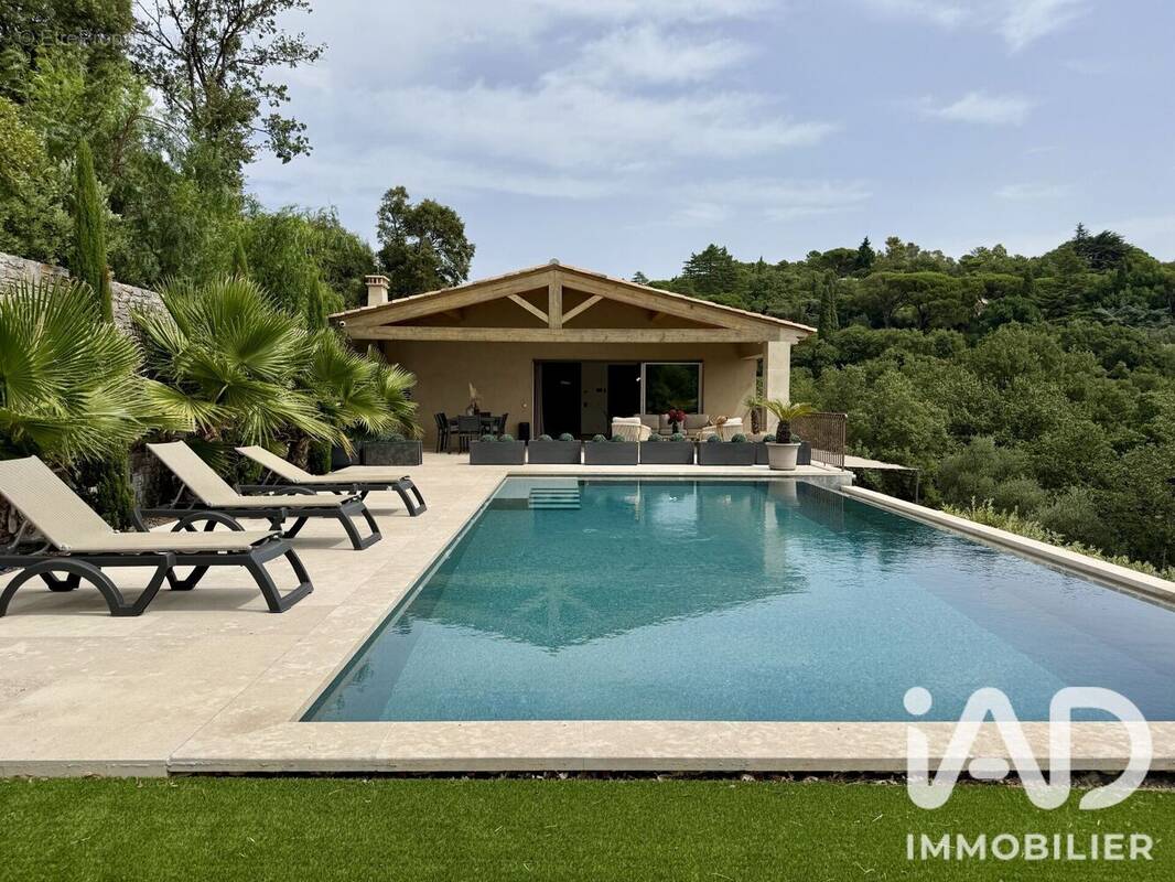 Photo 1 - Maison à LA GARDE-FREINET