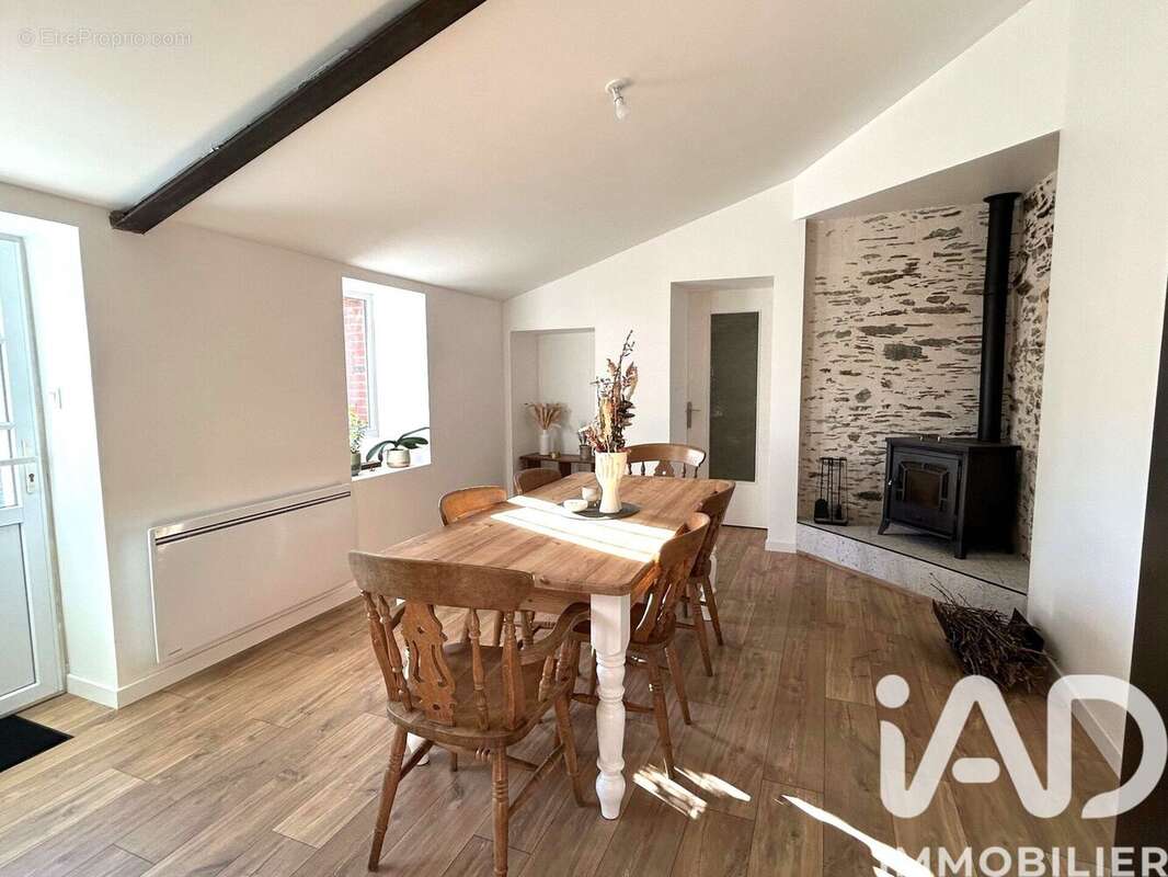 Maison 131 m² à La Chapelle-Hermier  - photo 5