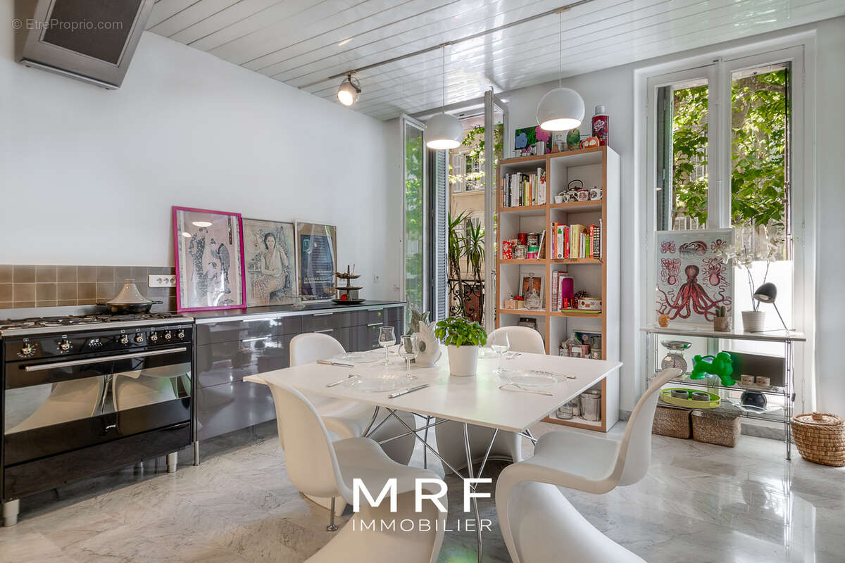 Appartement à MARSEILLE-1E