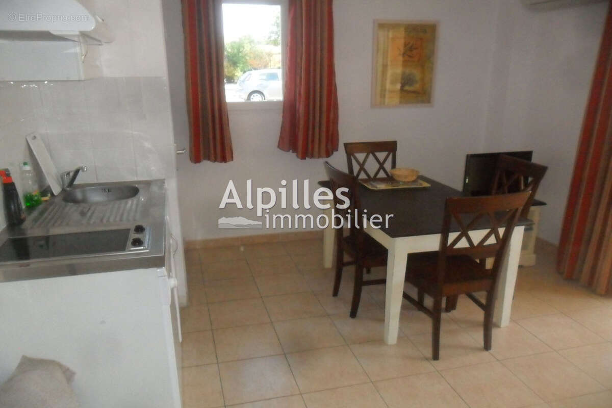 Appartement à MOURIES