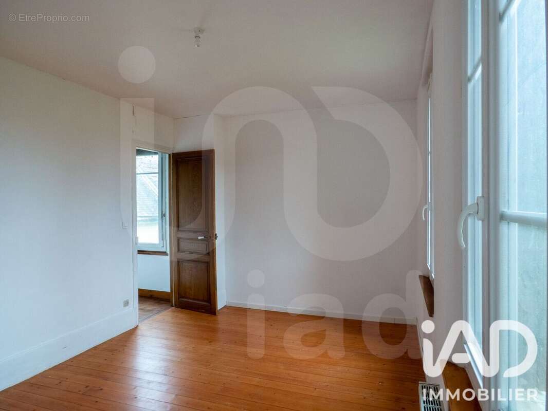 Maison 173 m² à Tracy-Le-Mont  - photo 9