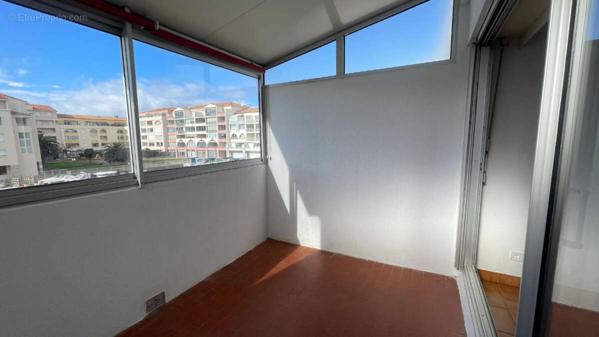 Studio plus loggia fermée - vue marina à sète   plage des quilles - photo 5