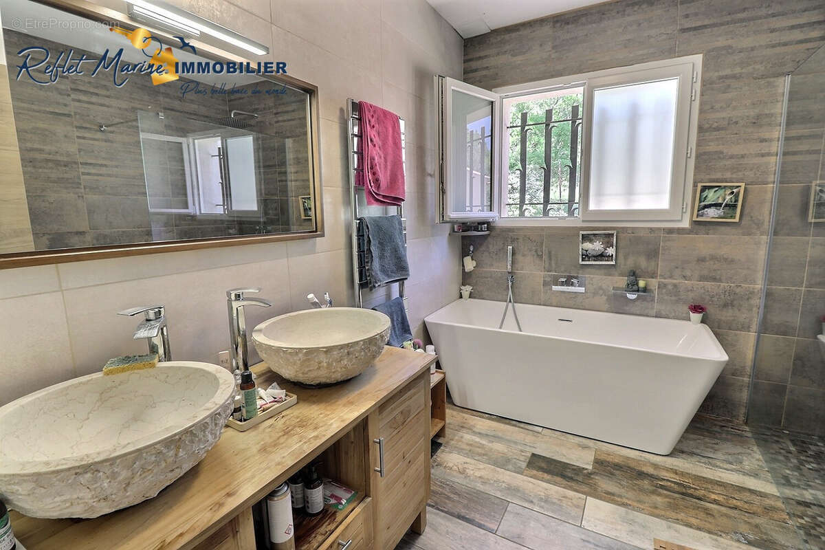 Maison à LA CADIERE-D&#039;AZUR