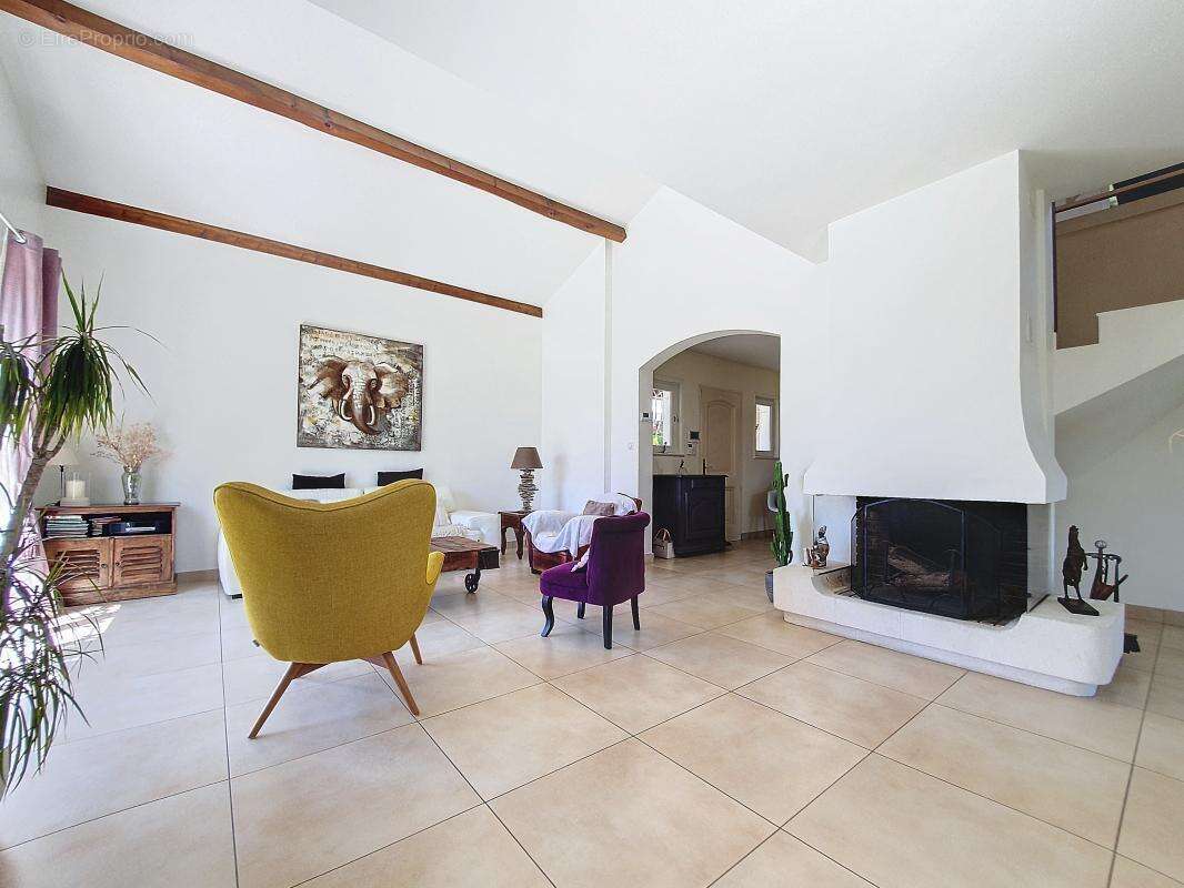 Maison - 3 Chambres - possibilité 4 - Cave - Buanderie - Terrasse - Balcon - Jardin - Piscine - Au calme - photo 9