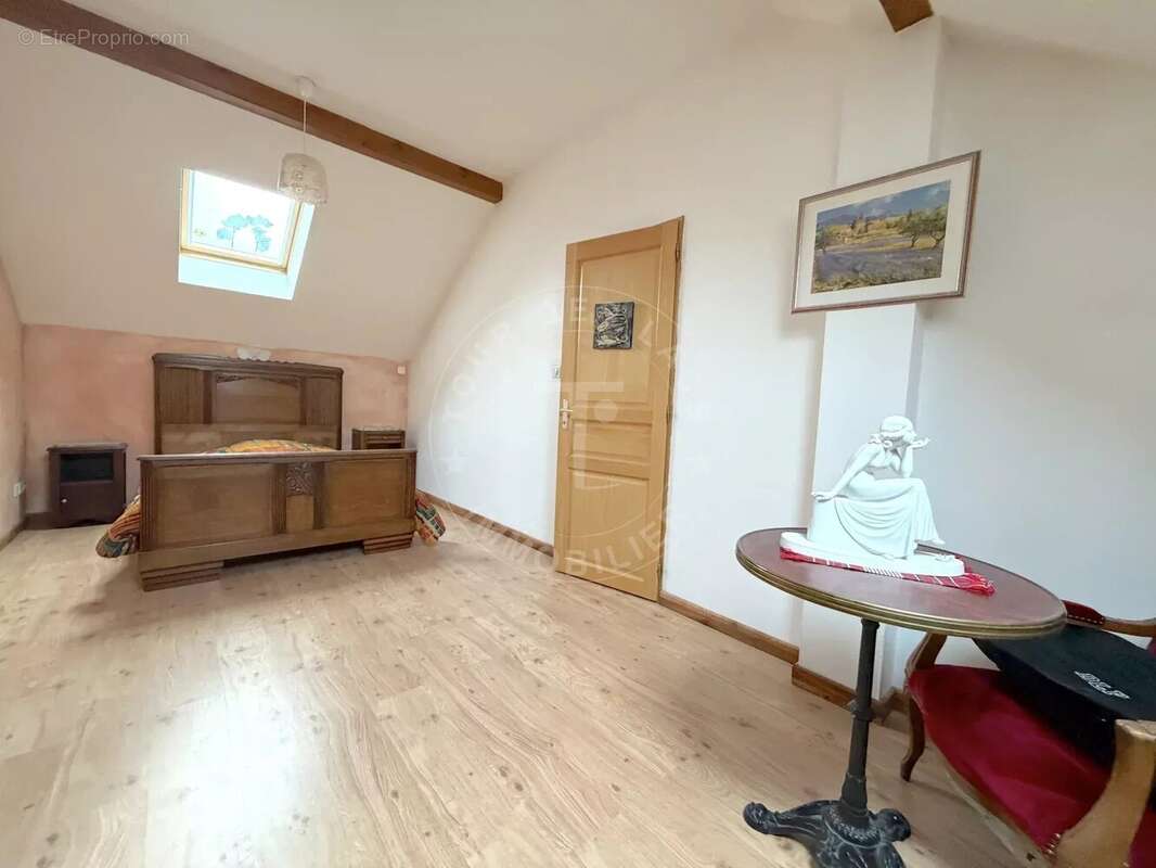 Maison à MONTAGNY-LES-LANCHES