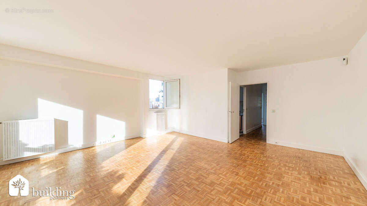 Appartement à COURBEVOIE