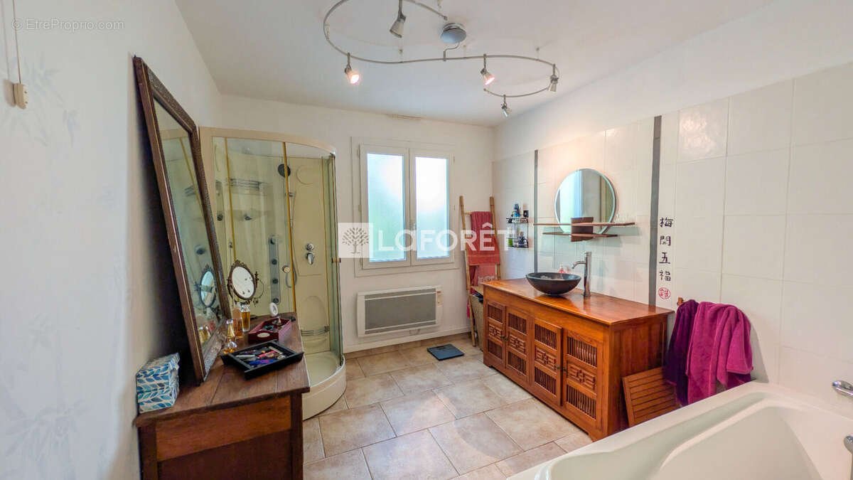 Maison à SAINT-BAUZILLE-DE-MONTMEL