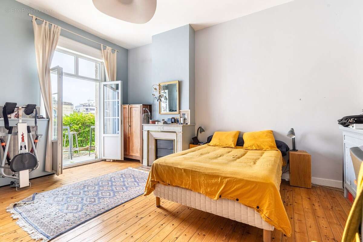 Appartement à BORDEAUX