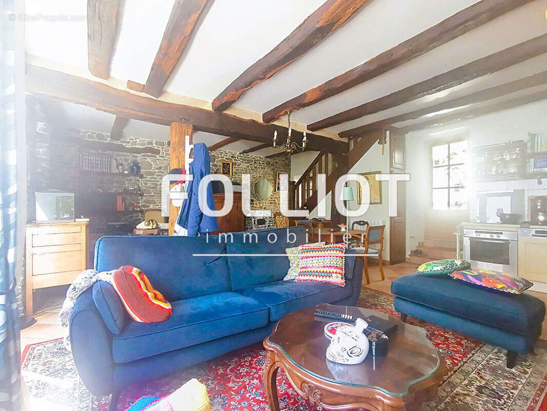 Maison  coeur de bourg de Saint Jean le Thomas - photo 4
