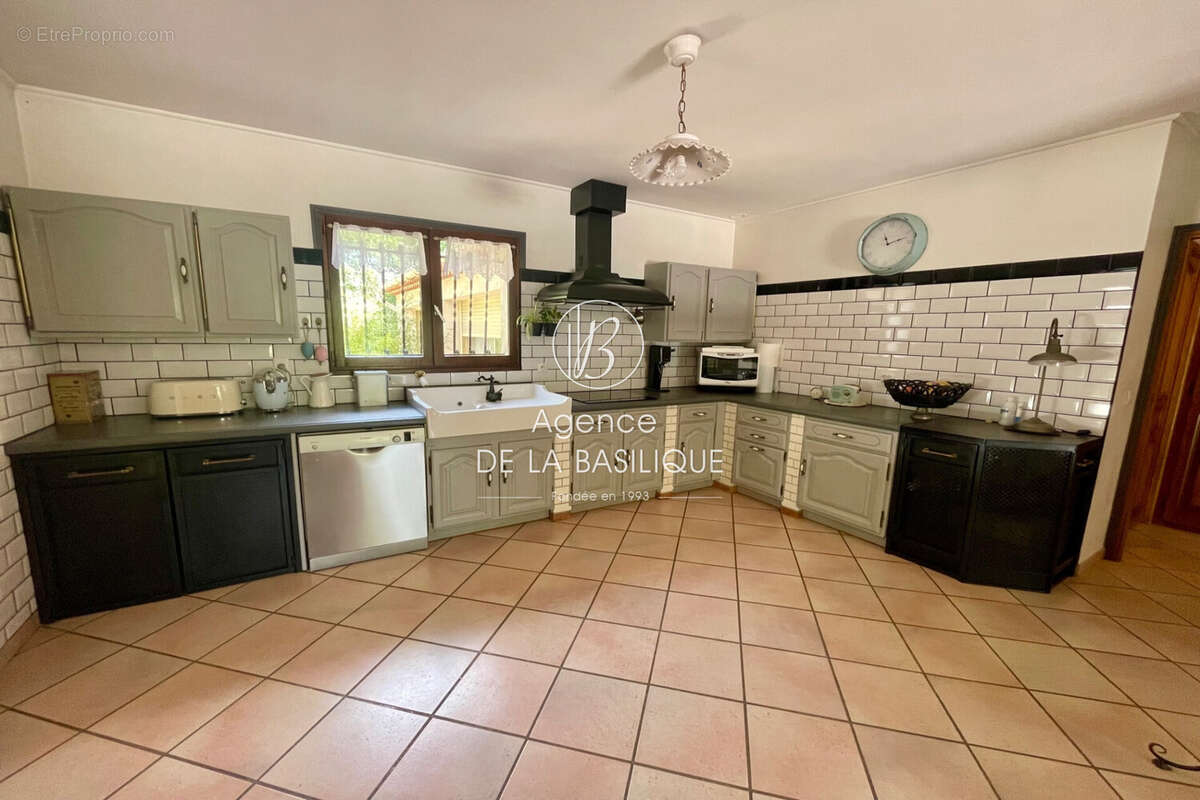 Maison à SAINT-MAXIMIN-LA-SAINTE-BAUME