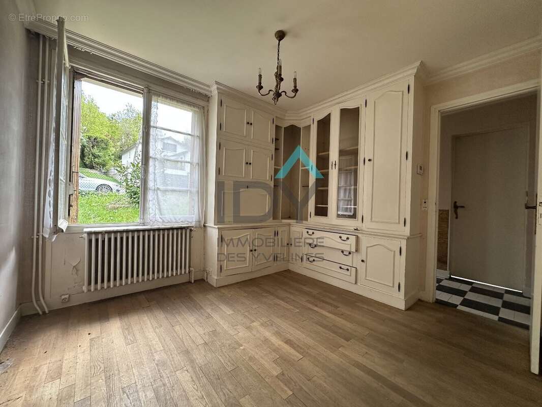 LE PECQ - Domaine de Grandchamp .Maison 175 m2 5 chambres - Au calme - photo 4